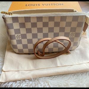 LOUIS VUITTON POCHETTE ACCESSORY DA